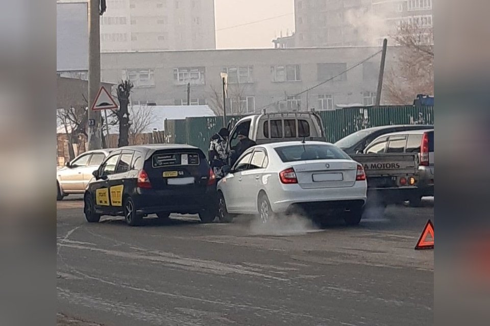 ДТП с участием трёх автомобилей произошло в Чите