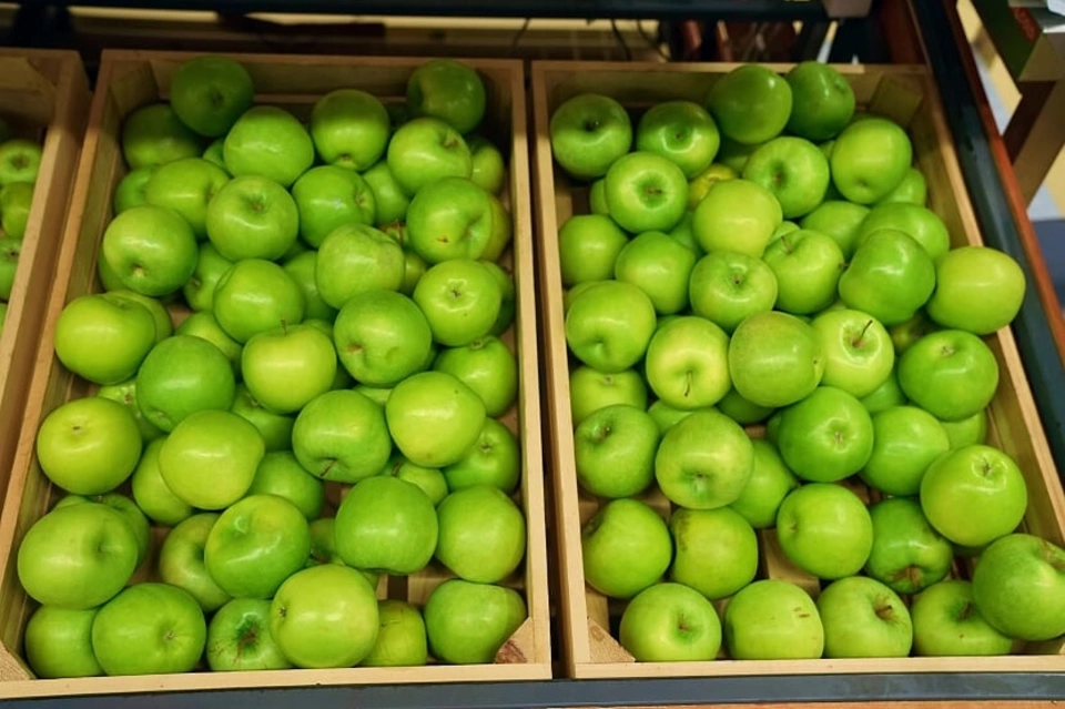 Цена на яблоки в России подскочила почти на треть