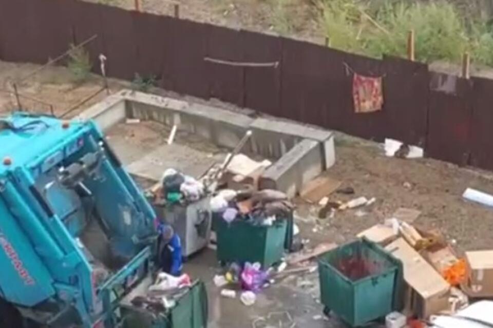 Жители КСК: «наш двор превращается в свалку»