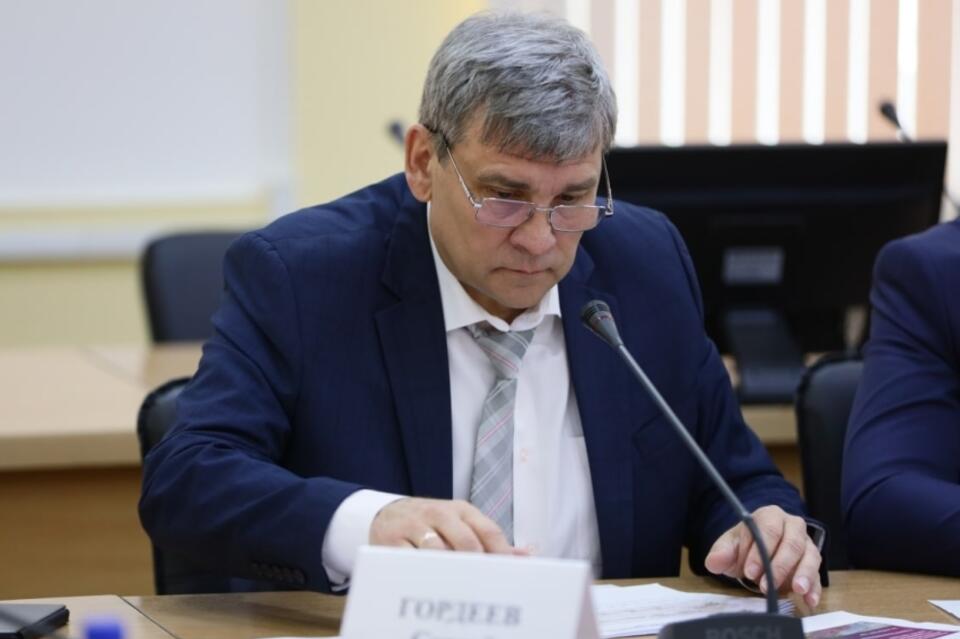 Гордеев объяснил уход с должности вице-премьера правительства Забайкалья