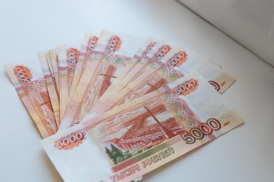 Лже-сотрудники банка похитили у читинки более полумиллиона рублей