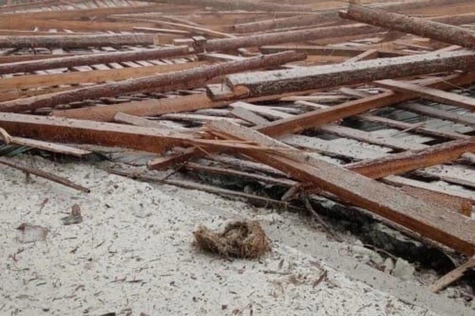 Сильный ветер снёс крышу коррекционной школы в Чите