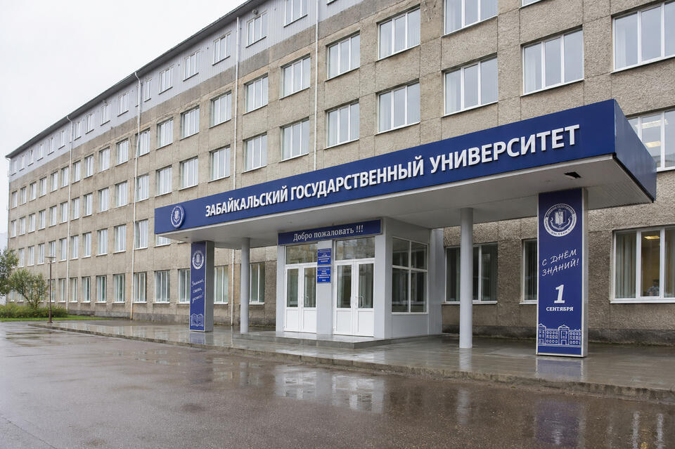 Корабль без капитана: как команда из Владивостока разваливает главный вуз региона