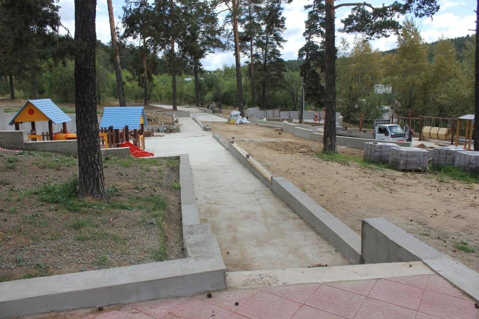 Вандалы или низкое качество – две версии состояния Гагаринского парка