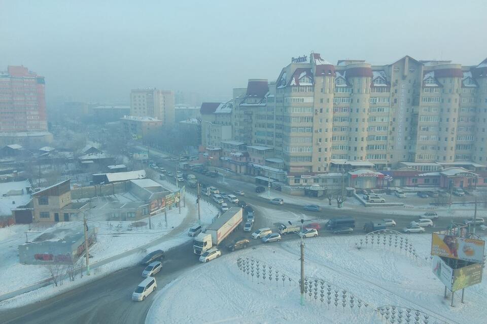 Пробка образовалась в центре Читы из-за ДТП с фурой