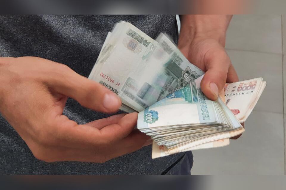 В российском Минэкономе ждут рост зарплат по стране до 80 тысяч рублей
