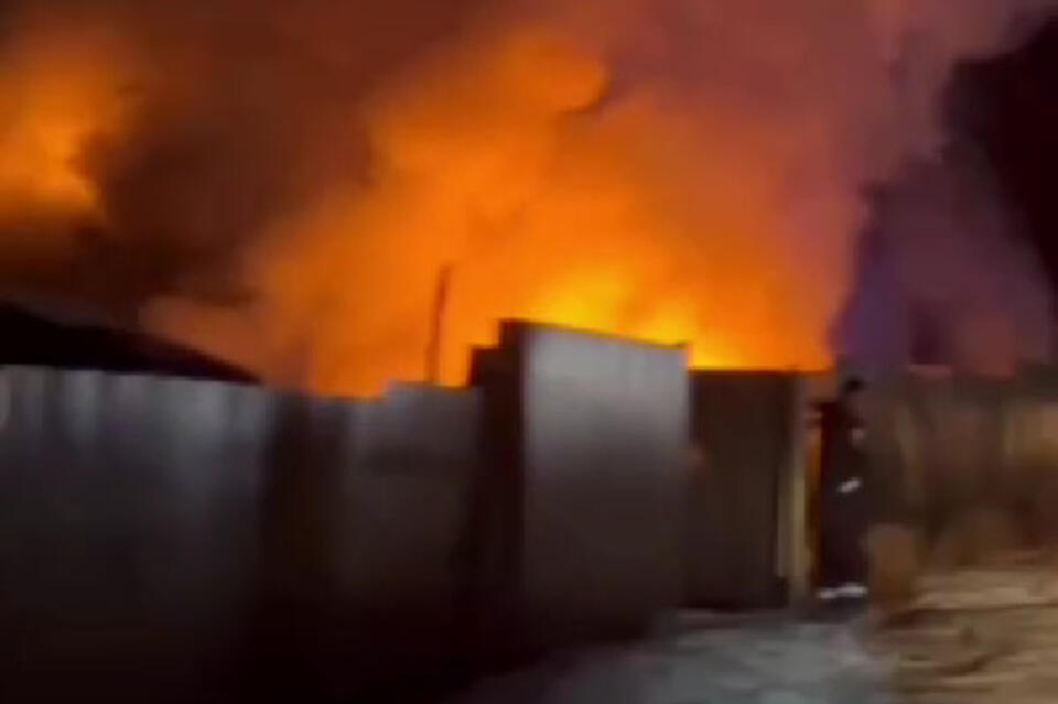 Большой пожар жилого дома произошёл в Улан-Удэ