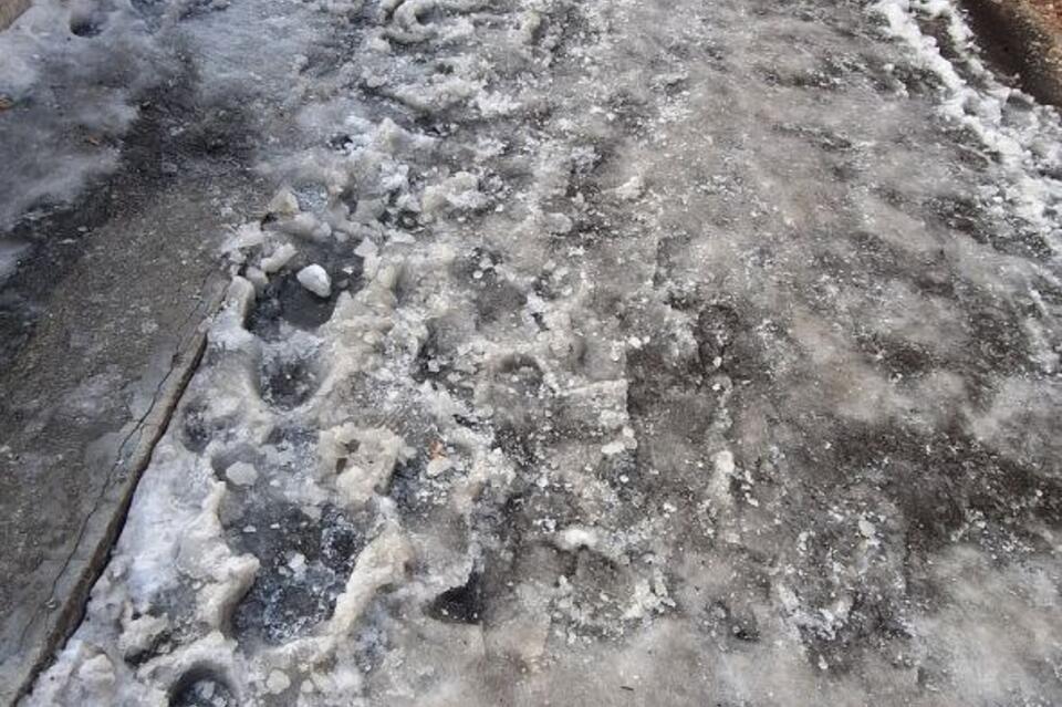 Читинцы жалуются на скользкие улицы в городе