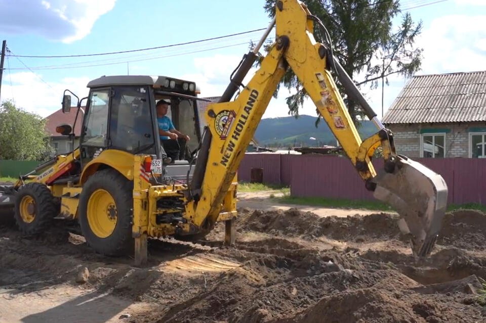 Современную теплотрассу строят в Атамановке