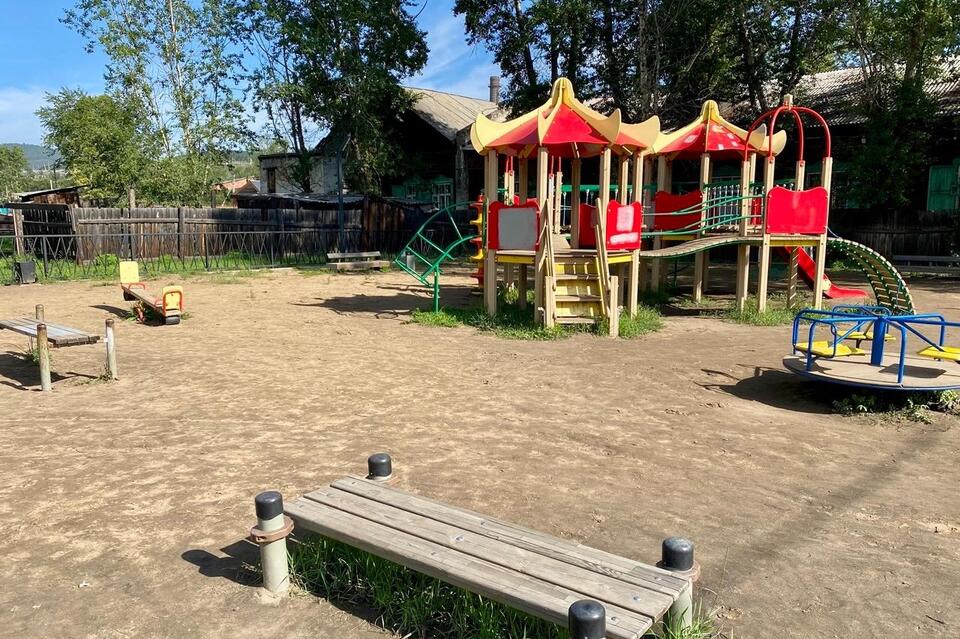 Детскую площадку отремонтировали в Петровск-Забайкальском