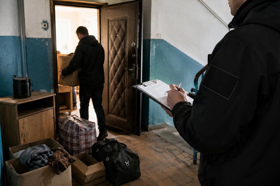 Читинские власти выселяют незаконных квартирантов