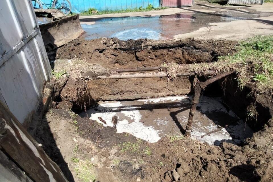 Целый посёлок в Забайкалье остался без воды из-за порыва на трубопроводе