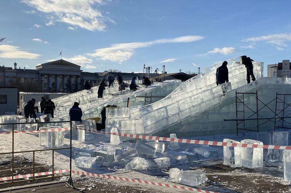 Ледовый городок на площади Ленина «внезапно» подешевел на 2 миллиона рублей