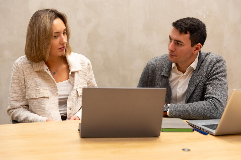 Амбиции и ответственность: как женщины строят карьеру в нынешних реалиях