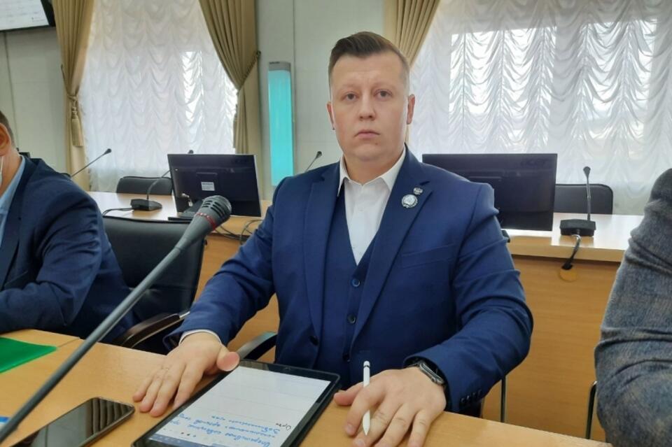 Назначенный и.о. министра ЖКХ оказался по должности начальником отдела