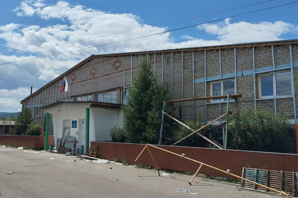 Прокуратура обязала подрядчика ускорить ремонт спортшколы в Забайкалье