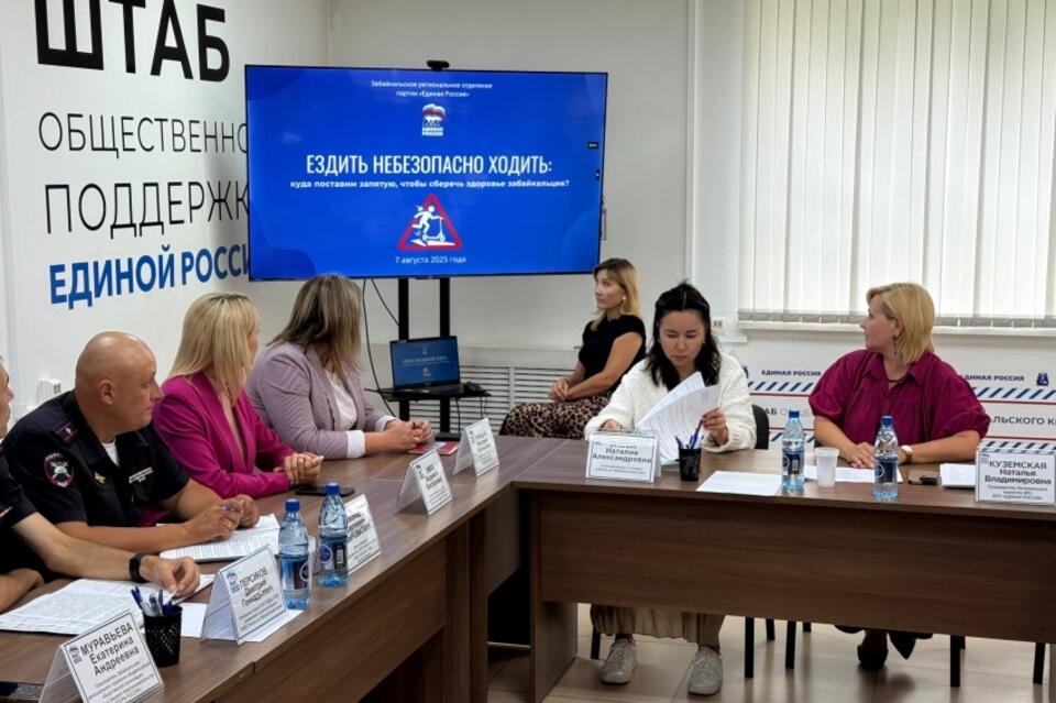 Продажу бензина несовершеннолетним на мопедах и пит-байках могут ограничить