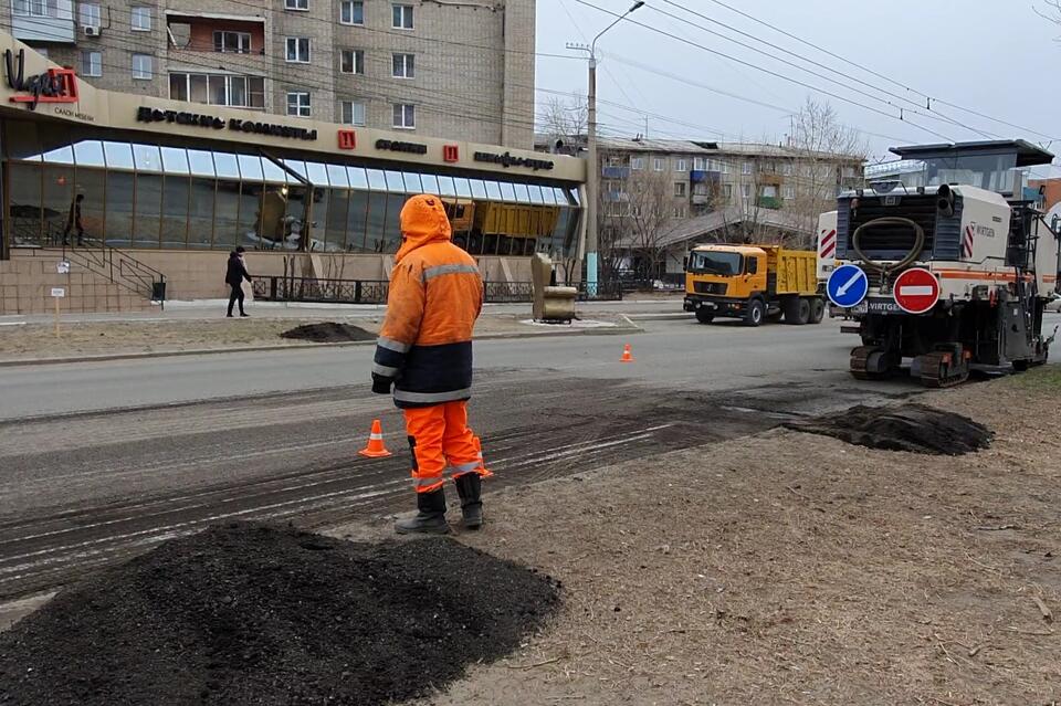 Глава Черновского района попросил ресурсников не вываливать грунт на тротуары