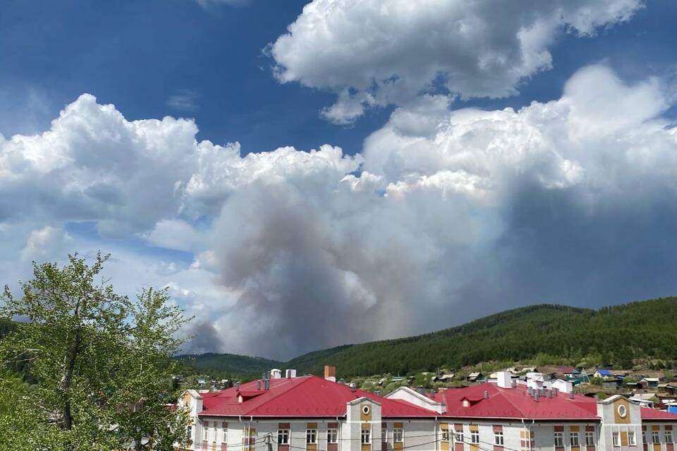 «Забайкалье в огне»: столб дыма заметили жители Хилка