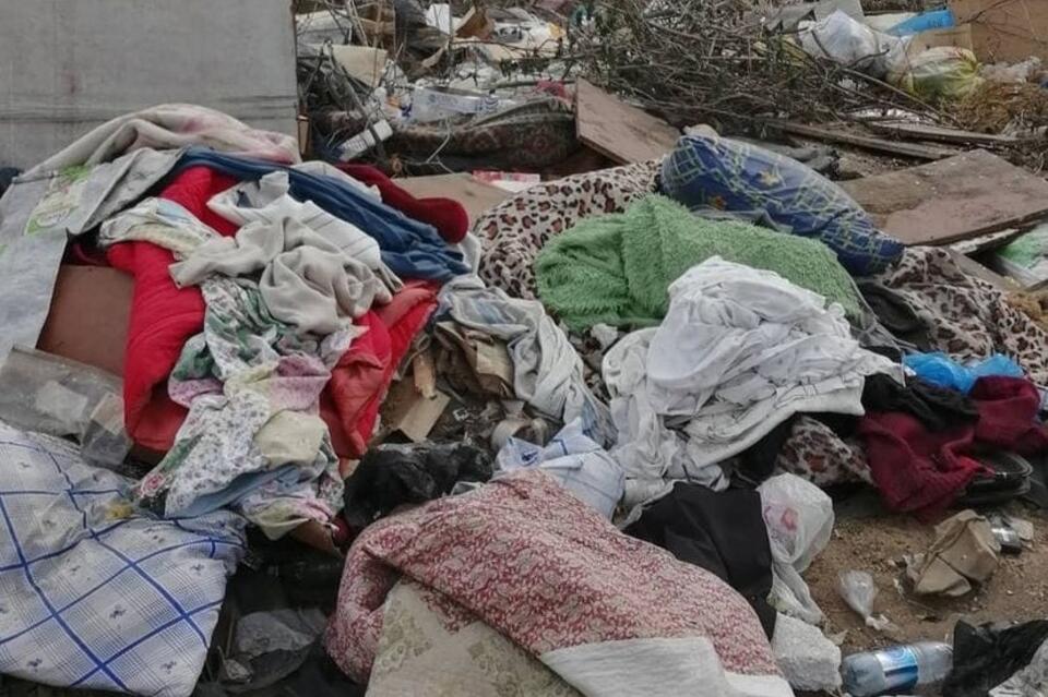 Свалка по улице Геодезическая образовалась из-за отсутствия мусорных контейнеров