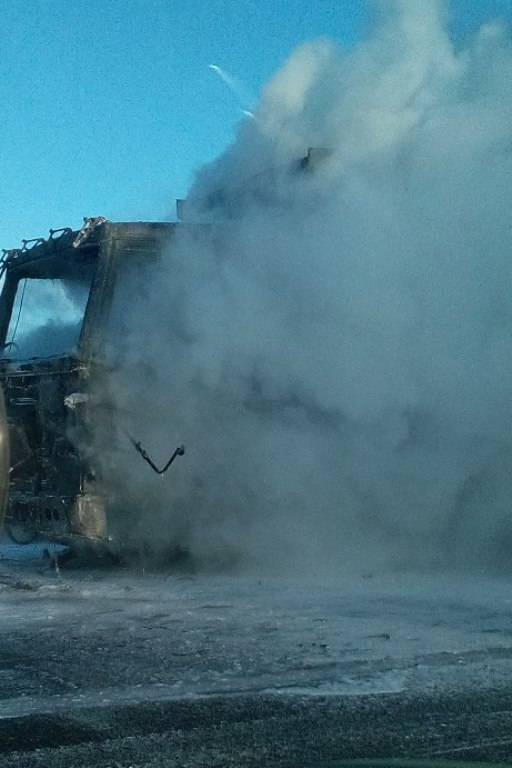 Грузовик сгорел на трассе в Читинском районе