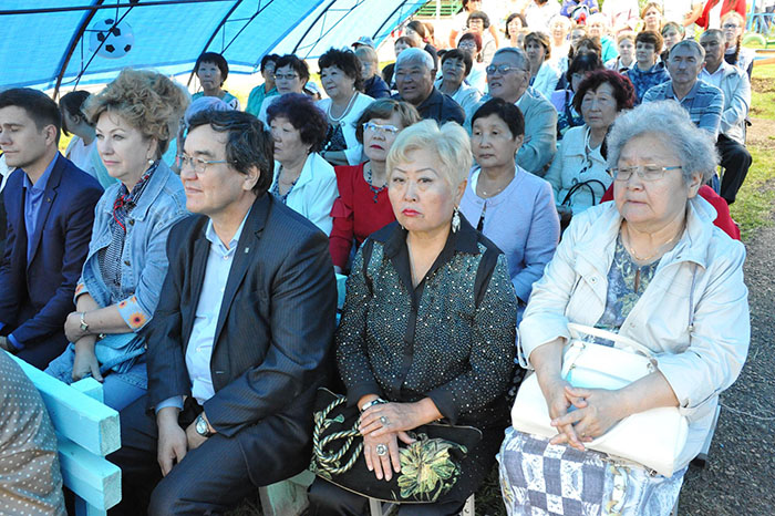 Власти Забайкалья поздравили школу в Угдане со 100-летним юбилеем