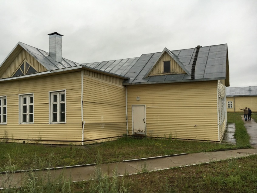 Здание школы в Усуглях «ушло под землю» из-за просадки грунта