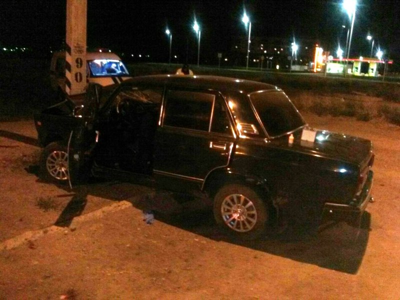 «Жигули» после столкновения с Toyota отбросило в электроопору в Чите
