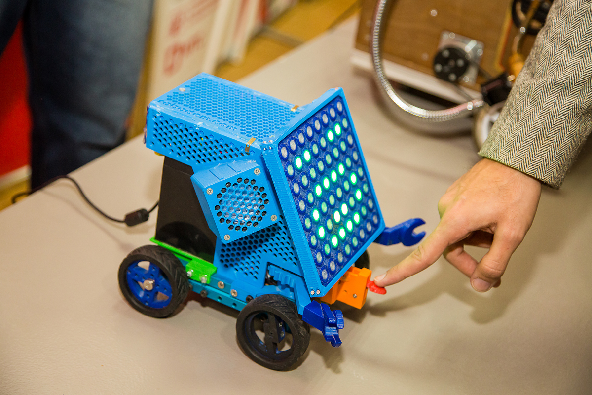 Бесплатная выставка уникальных роботов «Поколения М» открылась в Чите