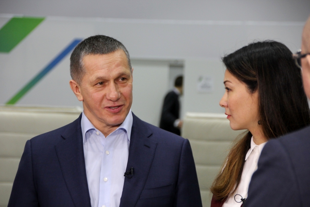 Лидер, «миллионер», филантроп