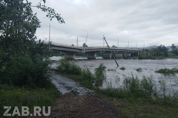 Мост от Каштакского кольца до Романовского «рушится на глазах» - очевидцы