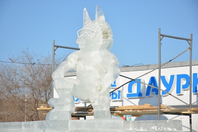 Вандалы сломали фигурки собак в Ледовом городке в Краснокаменске