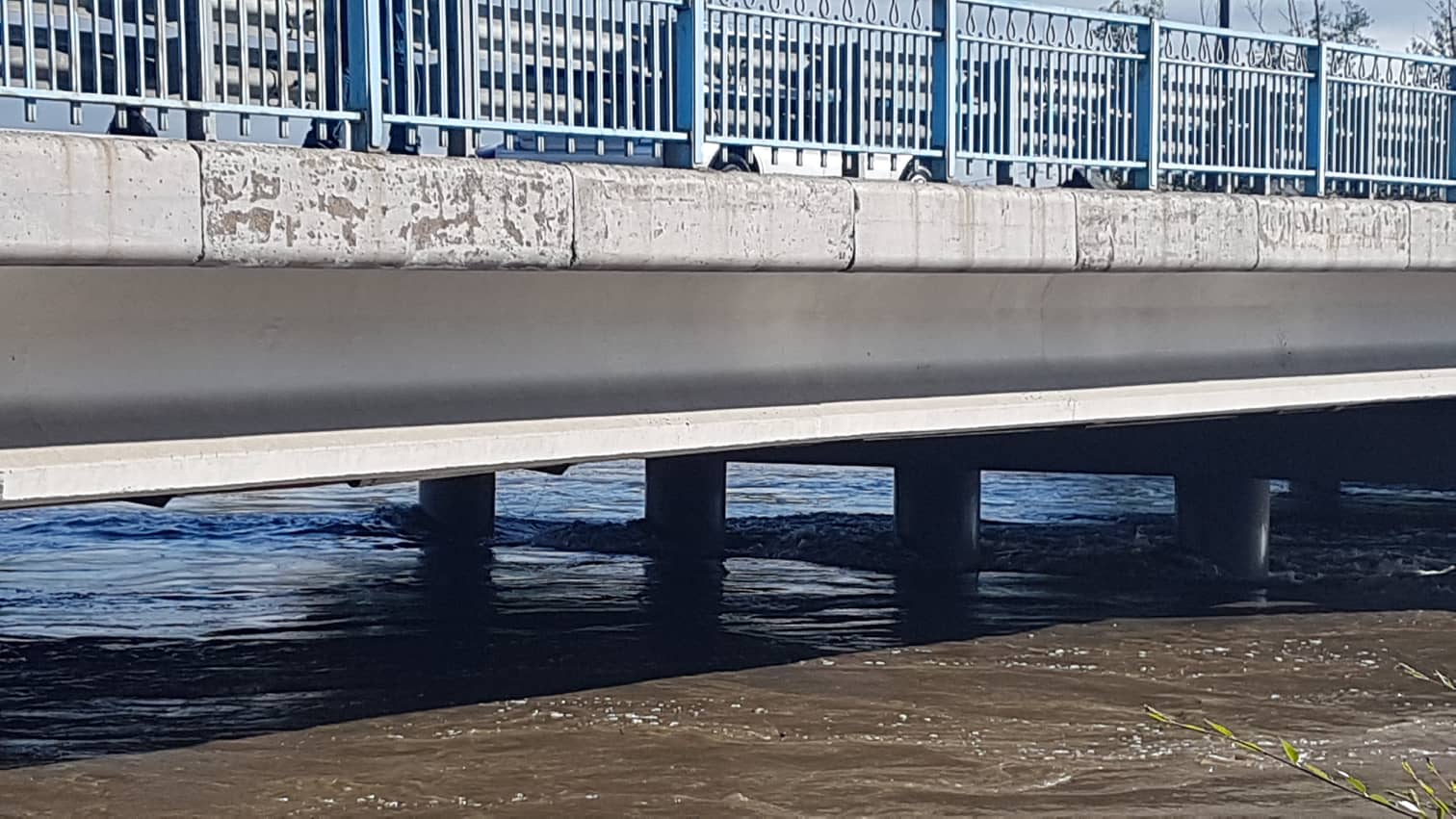 Мост на «Пожарке» из-за подъема Читинки контролирует ГИБДД