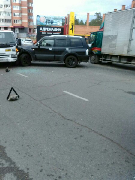 ДТП с участием двух грузовиков и внедорожника произошло в Чите