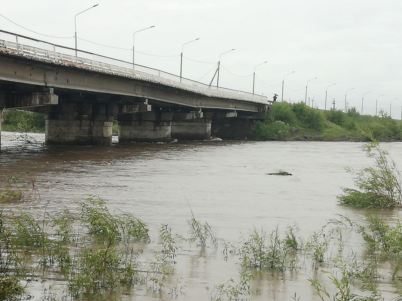 Паводок подкосил опору моста между Романовским и Каштакским кольцами