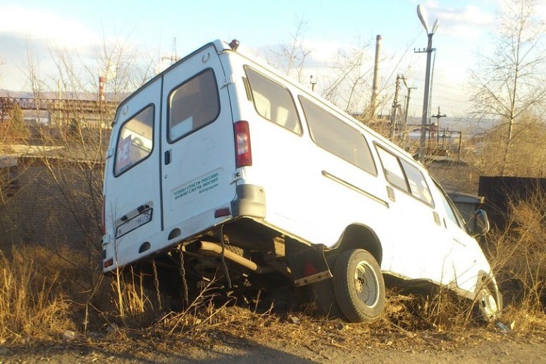 В соцсетях рассказали о съехавшей на ГРЭСе в кювет маршрутке