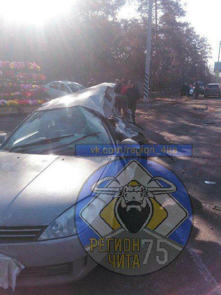 БТР и Nissan столкнулись в районе кладбища Читы
