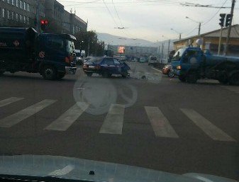 Автомобиль «Почты России» попал в ДТП в центре Читы