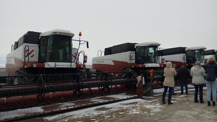 Племзавод «Комсомолец» закупил технику для полевых работ на 260 млн р