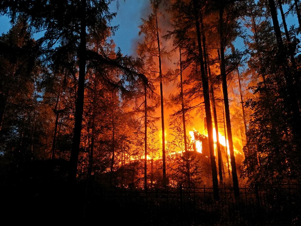 Пациентов санатория на Молоковке под Читой ранним утром эвакуировали из-за пожара