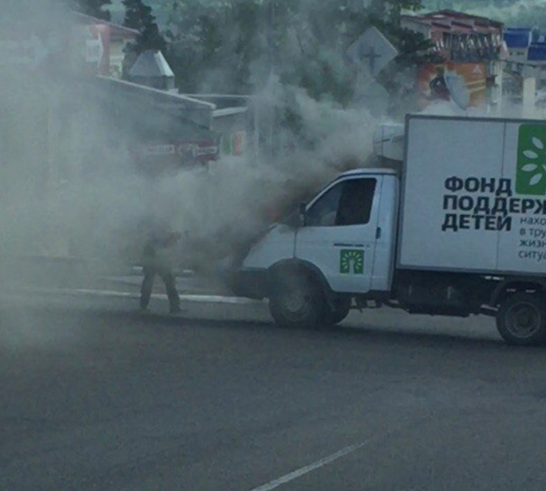 Газель загорелась на одной из улиц Читы