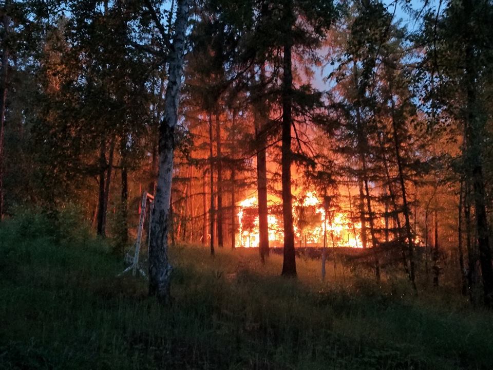 Пациентов санатория на Молоковке под Читой ранним утром эвакуировали из-за пожара