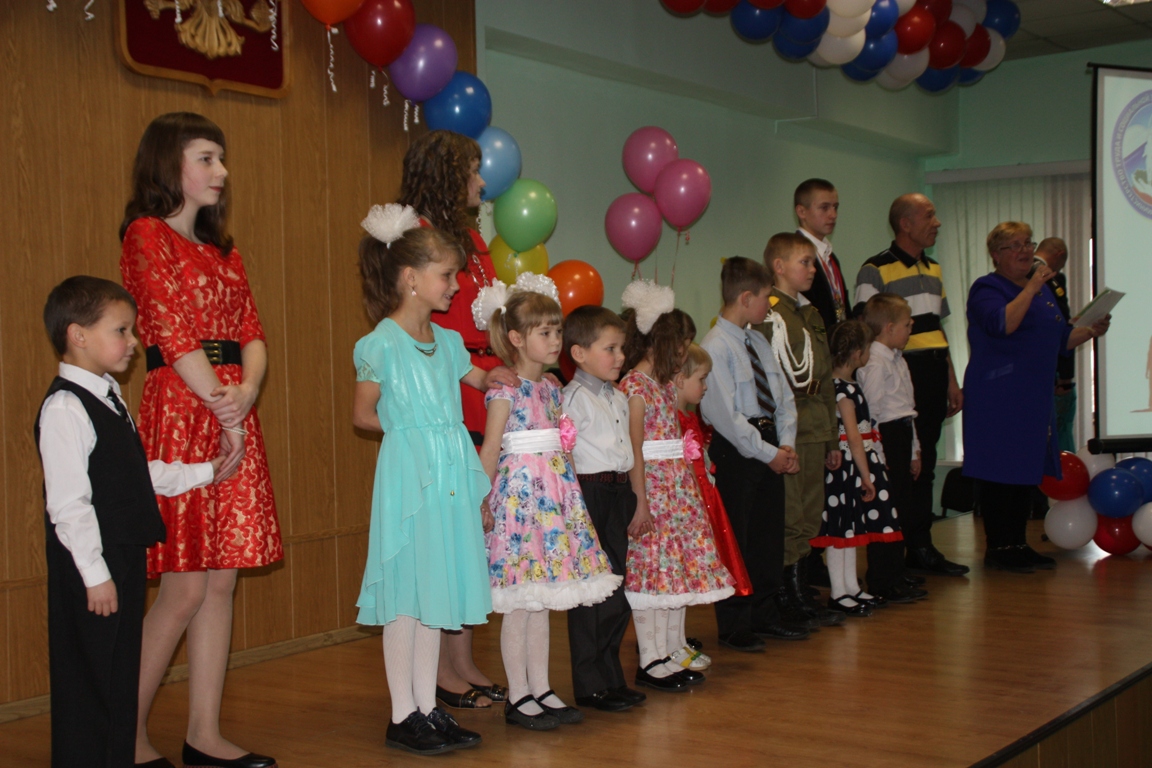 Лучшие семьи края получили по 100 тысяч рублей