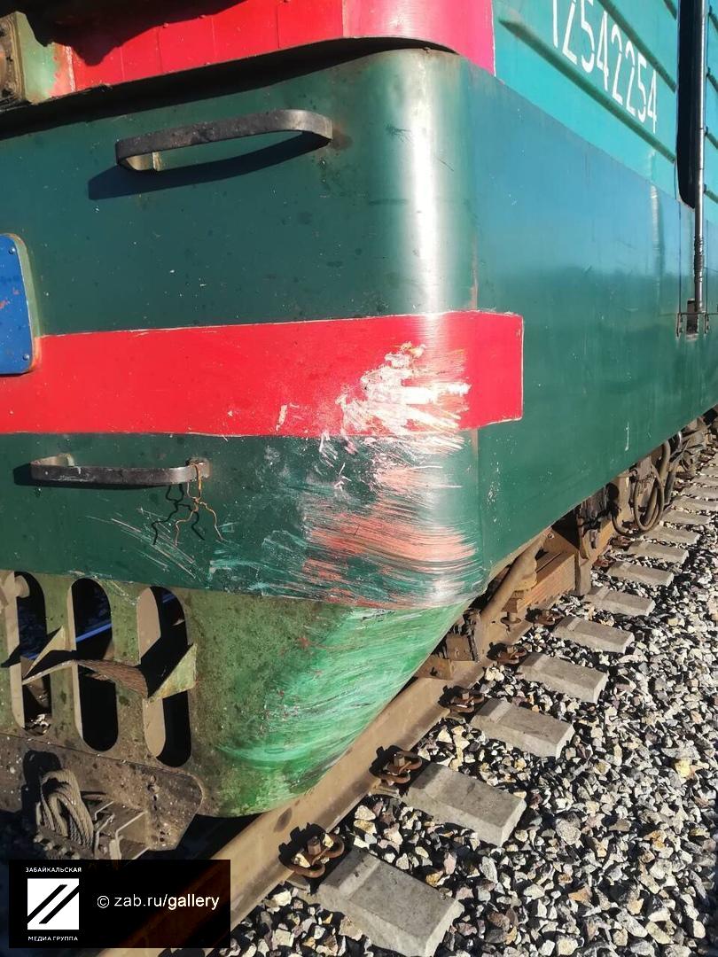 Автомобиль попал под поезд в Атамановке
