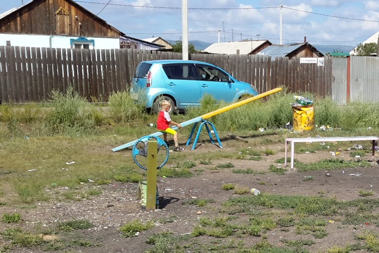 Недетские проблемы детских площадок