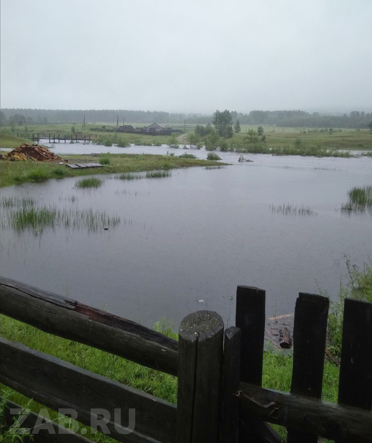 Река Кручина начала подтапливать село Ильинка