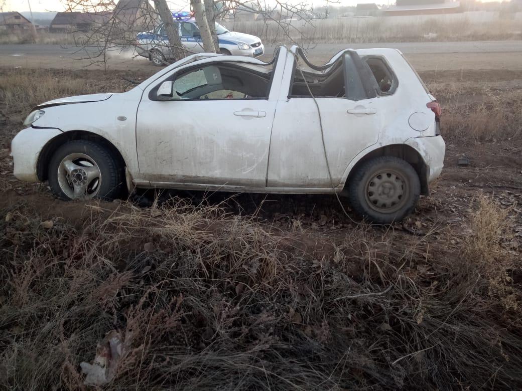 Водитель слетевшей с дороги и врезавшейся в дерево Mazda скончался в Забайкалье