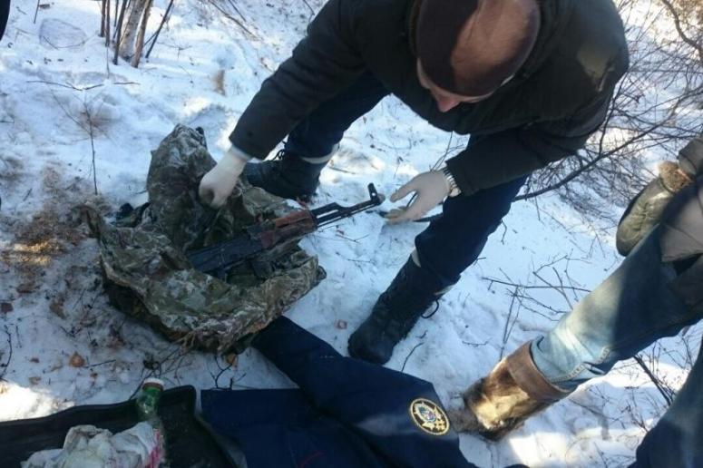 Схроны с оружием нашли у ОПГ, застрелившей предпринимателя в Чите