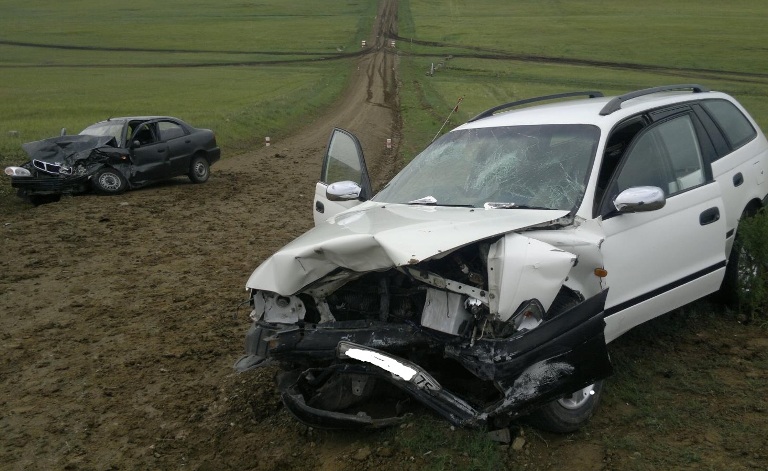 Три человека пострадали в ДТП между Toyota и «ЗАЗ» в Забайкалье