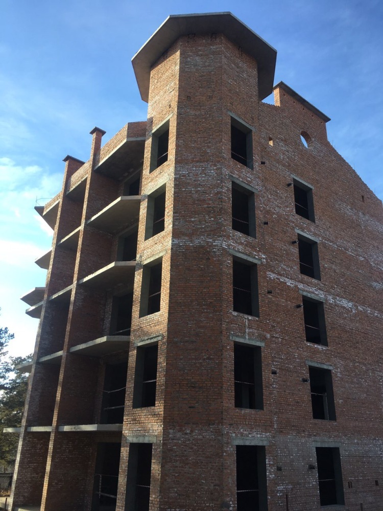 Двухуровневые квартиры с панорамными окнами продаёт РУС на Матвеева в Чите